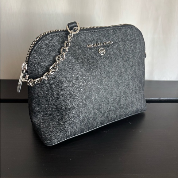 Michael Kors Handbags - Michael Kors Jet Set Black Crossbody Bag • Chain Strap • Like New